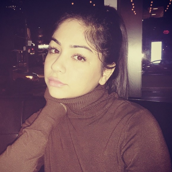 Meet your Posher, Alisha - Picture 1 of 1